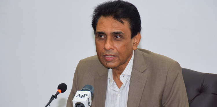 کلسٹربم کا استعمال عالمی قوانین کی دھجیاں بکھیرنے کے مترادف ہے، خالد مقبول صدیقی