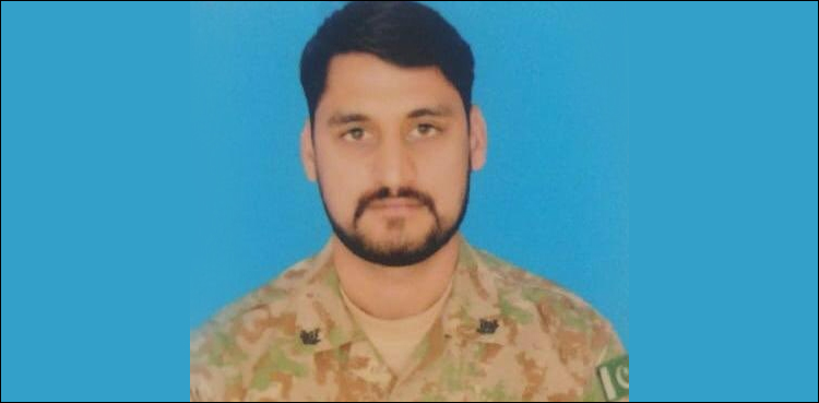بھارتی فوج کی فائرنگ سے شہید لانس نائیک تیمور اسلم فوجی اعزاز کے ساتھ سپرد خاک