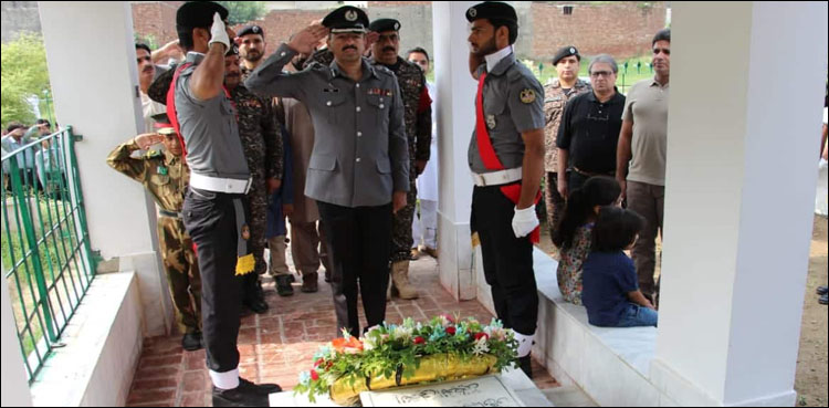 یوم دفاع : سانحہ کراچی ایئرپورٹ کے شہداء کو خراج عقیدت پیش کیا گیا