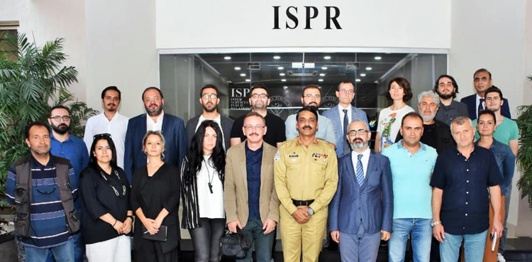 ڈی جی آئی ایس پی آر کی ترک صحافیوں کو مقبوضہ کشمیر کی صورت حال پر بریفنگ