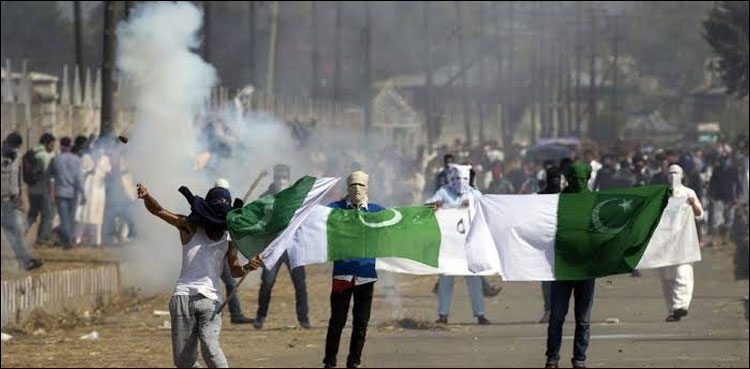 وزیر اعظم کے خطاب پر مقبوضہ کشمیر میں جشن، عوام کرفیو توڑ کر نکل آئے