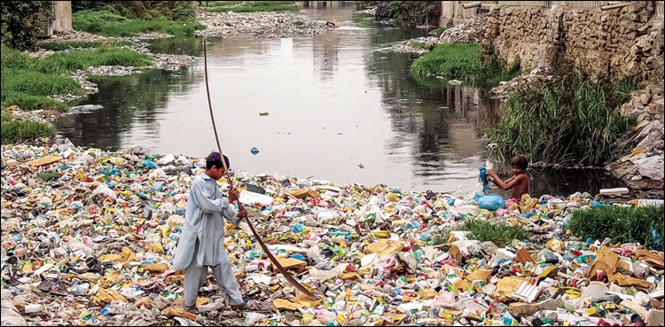 کچرا، بارشیں اور تعفن، کراچی میں وبائی امراض پھیلنے کا خدشہ
