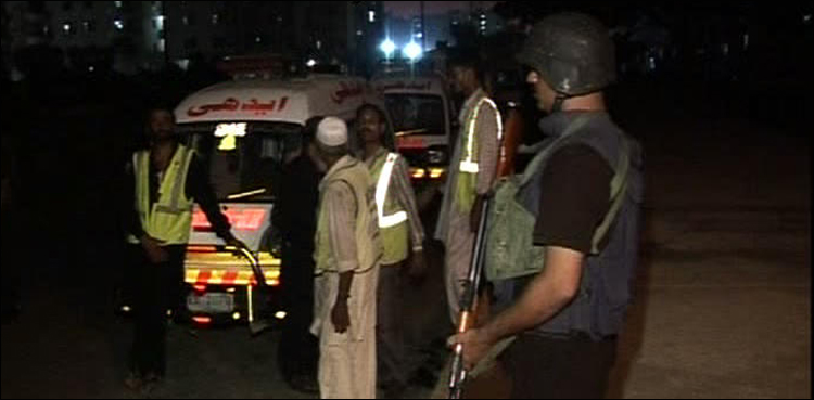 کراچی میں پولیس مقابلہ، اہلکار شہید، 2 ڈاکو ہلاک