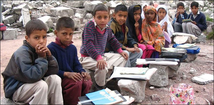 لاہورمیں اسکول سے باہربچوں کے لیے 100 اسکول کھولنے کی تیاری