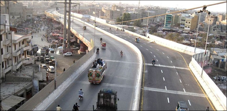 کراچی: بنارس پل پر پتنگ کی ڈور پھرنے سے شہری کا گلا کٹ گیا