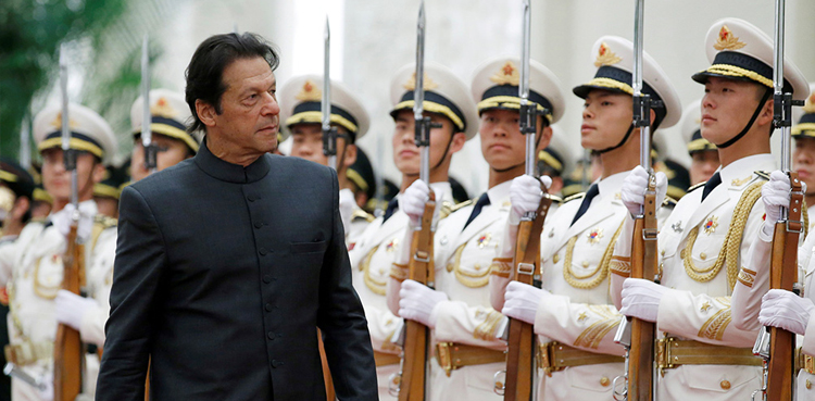 وزیراعظم تین روزہ دورے پر چین پہنچ گئے، شاندار استقبال، گارڈ آف آنر پیش کیا گیا