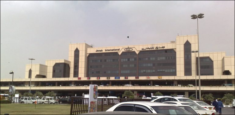 جناح ایئرپورٹ پر کسٹمز کی کارروائی، درجنوں موبائل فونز برآمد