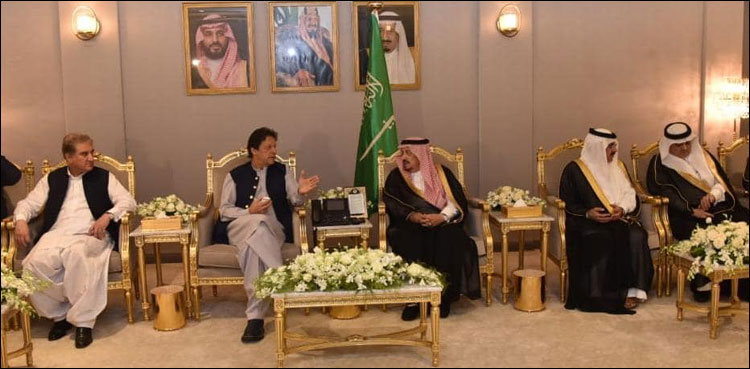 وزیر اعظم عمران خان سعودی عرب کے دورے پر ریاض پہنچ گئے
