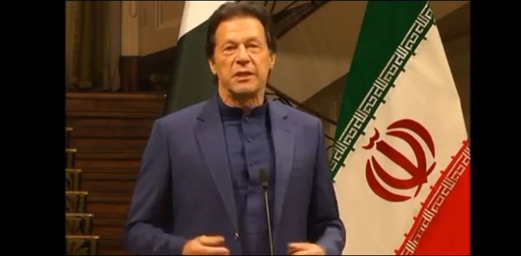 خلیجی ممالک میں فریقین بات چیت سے مسائل حل کریں: عمران خان