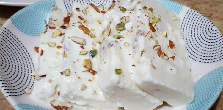 کھانے کے بعد مزیدار شاہی قلفہ گھر میں بنائیں