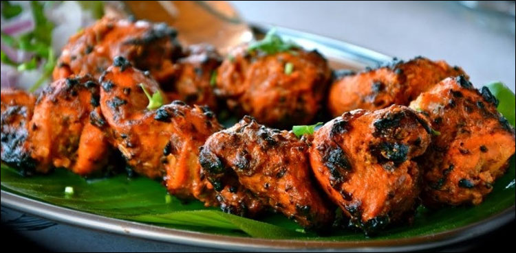 لنچ میں گرما گرم تندوری چکن کھانا چاہیں گے؟