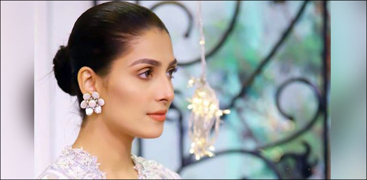 ڈراموں میں منفی کردار دکھانا ضروری ہے، شعور بیدار ہوتا ہے، عائزہ خان