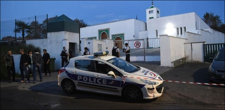 فرانس: مسجد کے باہر فائرنگ سے 2 افراد زخمی