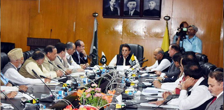 زلزلے کے بعد تعمیر نو اور بحالی آزاد کشمیر حکومت کی اولین ذمہ داری ہے: فاروق حیدر