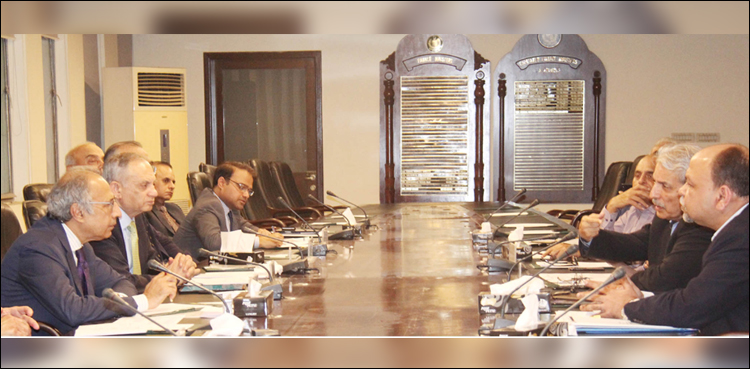 برآمد کنندگان کی مالی وسائل سے متعلق مشکلات کا ازالہ کریں گے، عبدالحفیظ شیخ