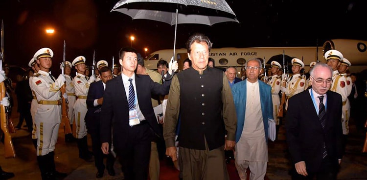 وزیراعظم عمران خان آج تین روزہ دورے پر چین جائیں گے