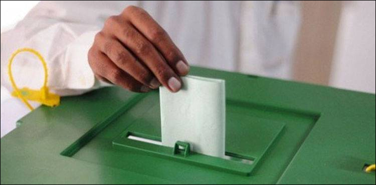 لاڑکانہ میں ضمنی انتخاب کے لیے پولنگ جاری