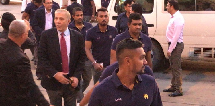 ٹی ٹوئنٹی سیریز کیلئے پاکستان اور سری لنکا کی ٹیمیں لاہور پہنچ گئیں