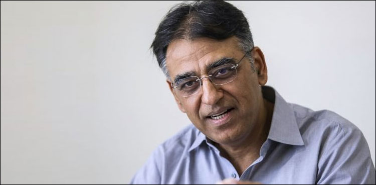 فضل الرحمان تقریر صرف شرکاء کو گرمانے کے لئے کرتے ہیں، اسد عمر