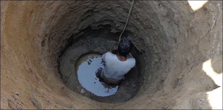 جسے اللہ رکھے: 2 سالہ بچی 4 دن بعد کنوئیں سے زندہ مل گئی