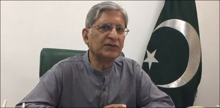 نواز شریف مجھے وطن واپس آتے ہوئے نظر نہیں آرہے، اعتزاز احسن