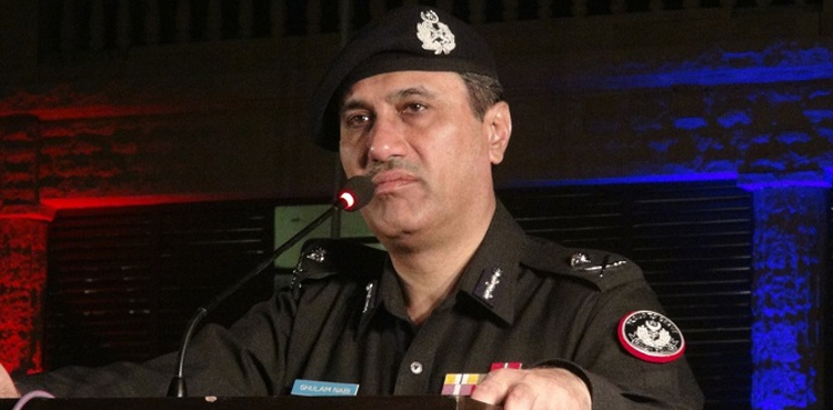 فٹ پاتھوں سے تجاوزات فوری ختم کرائی جائیں، غلام نبی میمن