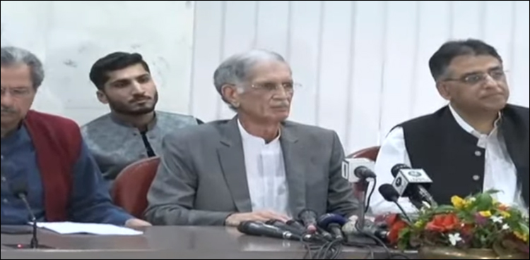 عوام کو اکسانے پر مولانا فضل الرحمان کے خلاف عدالت جا رہے ہیں: پرویز خٹک