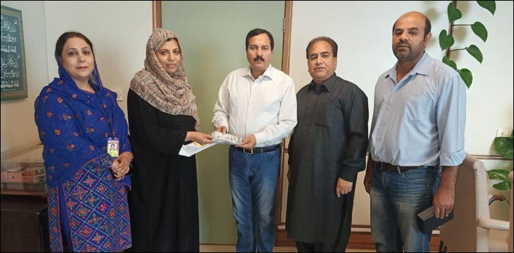 لاہور ایئر پورٹ پر سی اے اے افسر کی ایمانداری، گمشدہ بیگ مسافر تک پہنچا دیا