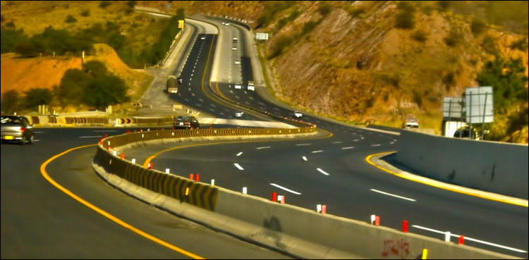 ہوشیار! موٹر وے پر تیز رفتاری پر بھاری جرمانہ عائد