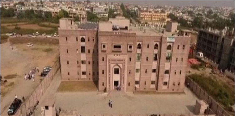 احتساب عدالت میں جگہ کم پڑ گئی، جعلی اکاؤنٹس ریفرنسز میں مسلسل اضافہ