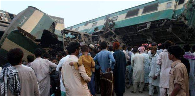 بھکر میں اتوار کو ریل گاڑی پٹری سے اترنے کے بعد ٹریک آج بحال