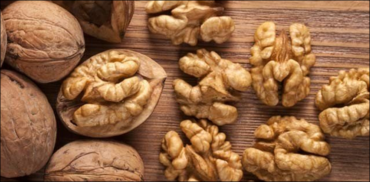 موسم سرما میں اخروٹ : کیا آپ ان فوائد سے لاعلم ہیں؟