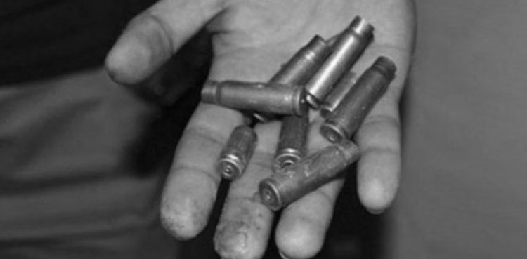 ڈاکوؤں کی فائرنگ : بینک سے رقم لے کر آنے والا اپنی جان سے بھی گیا