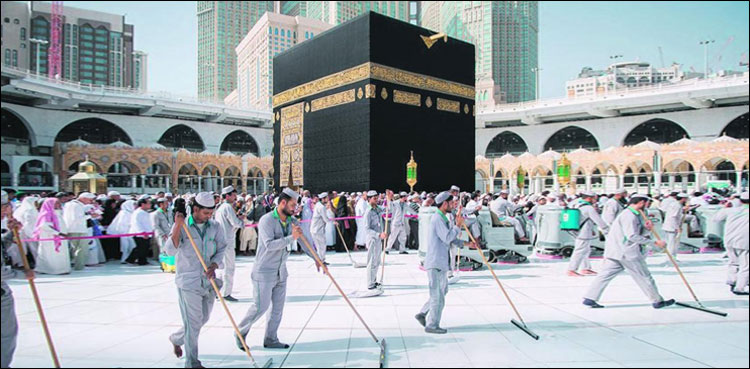 حرم شریف کا فرش روزانہ کتنی مرتبہ دھویا جاتا ہے؟