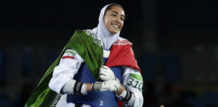 ایران کی واحد خاتون اولمپک گولڈمیڈلسٹ نے ملک چھوڑ دیا