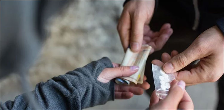 جدہ: یونیورسٹی میں طالبات کو منشیات فروخت کرنے والی ملازمہ پولیس کی حراست میں
