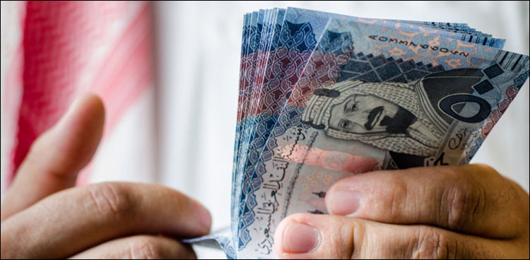 ریاض میں جعلی ریال پھیلانے والا گروہ گرفتار