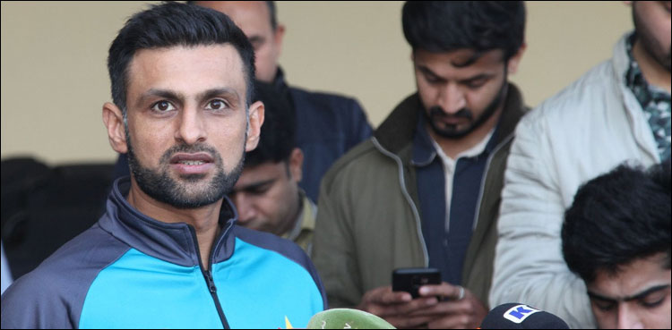 پی سی بی کے نوجوان کھلاڑیوں کو سینٹرل کنٹریکٹ دینے کو سراہتا ہوں: شعیب ملک