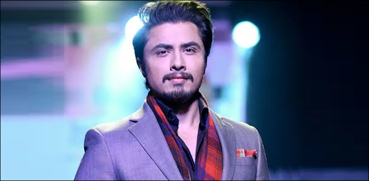 کورونا وائرس پر حکومتی اقدامات مذاق نہیں، زندگی اورموت کامسئلہ ہے،گلوکار علی ظفر