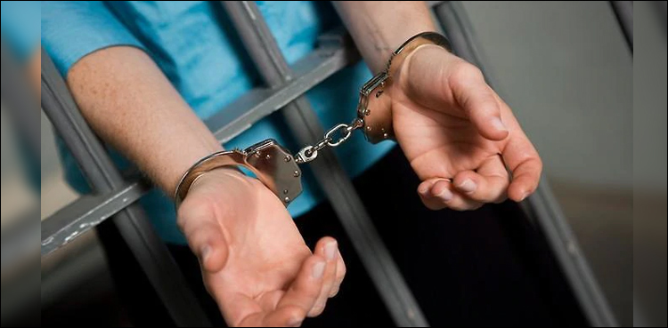 بھارت : سب انسپکٹر بن کر شادی کرنیوالے درزی کو بیوی نے گرفتارکرا دیا