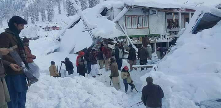برفانی تودے میں 18 گھنٹے تک معجزاتی طور پر لڑکی زندہ