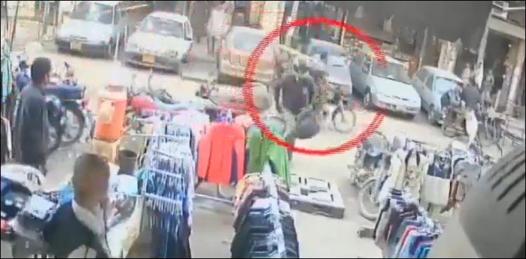 کراچی، ڈاکو کیش وین سے 20 لاکھ روپے لوٹ کر فرار