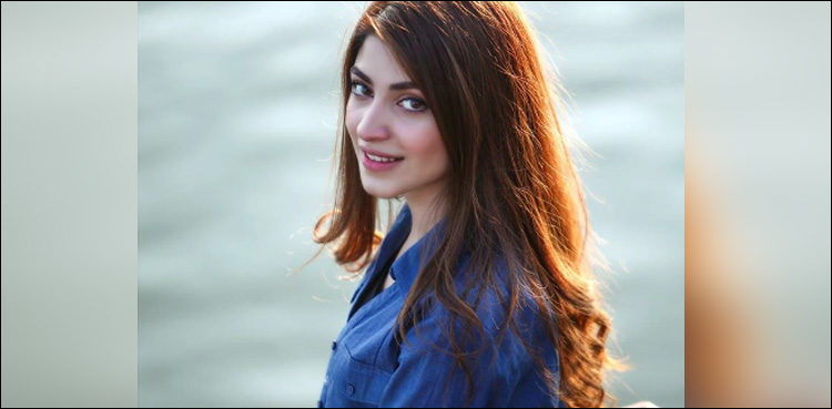 اداکارہ کنزہ ہاشمی نے گلوکاری کے میدان میں قدم رکھ دیا