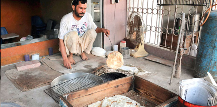 آٹا بحران: نان بائیوں نے ہڑتال ختم کرنے کا اعلان کردیا