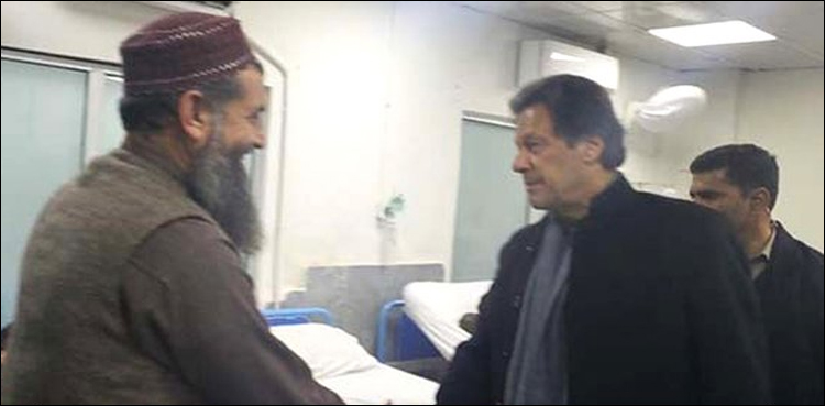 وزیراعظم عمران خان کے پمز اور پولی کلینک اسپتالوں کے اچانک دورے