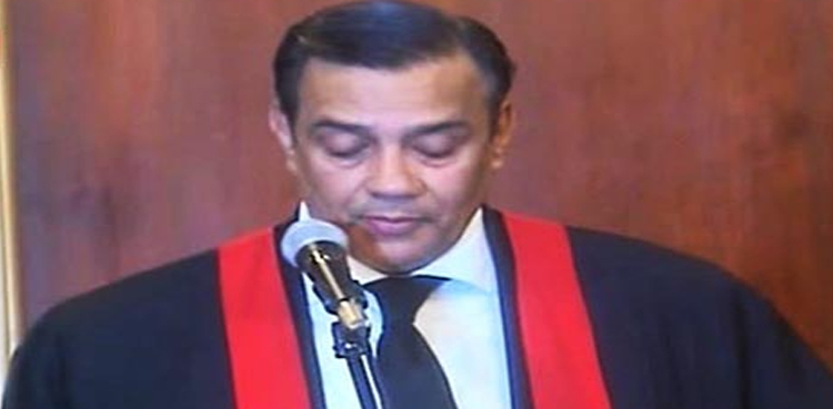 قانون کے مطابق فیصلے کرنے والے ججوں کے ساتھ ہوں،چیف جسٹس مامون رشید