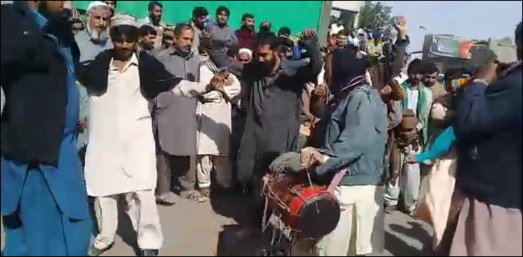 گڈز ٹرانسپورٹرز نے احتجاجی رقص شروع کر دیا