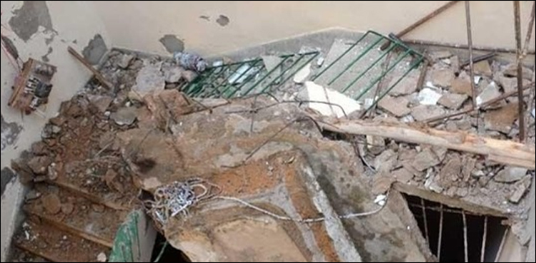 گوجرانوالہ میں گھر کی بوسیدہ چھت گرنے سے 3 بچے جاں بحق