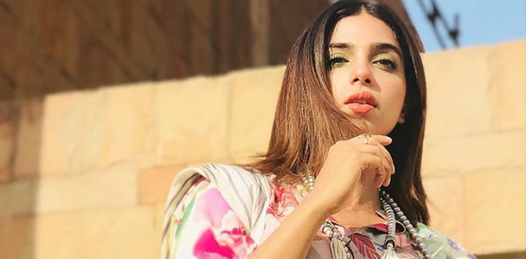 عورت مرد کے سہارے کے بغیر خود بھی کھڑی ہوسکتی ہے: سونیا حسین