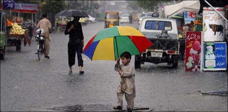 پنجاب کے مختلف شہروں میں بادل برس گئے، موسم خوشگوار